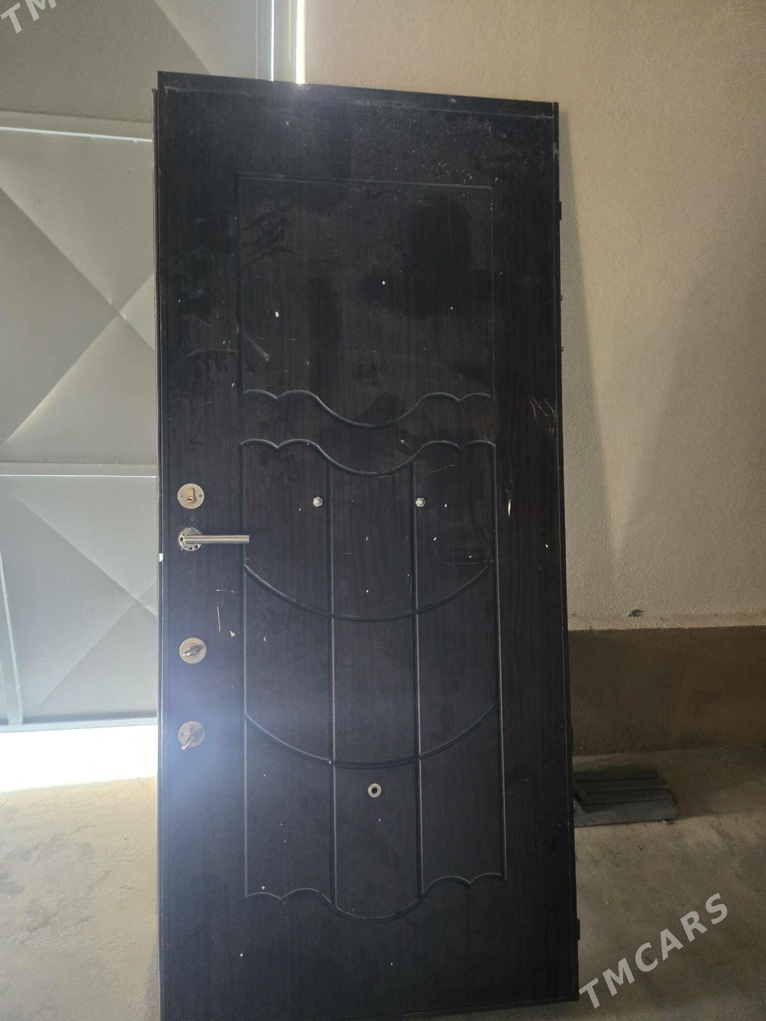 daşky gapy - Гарадамак - img 1