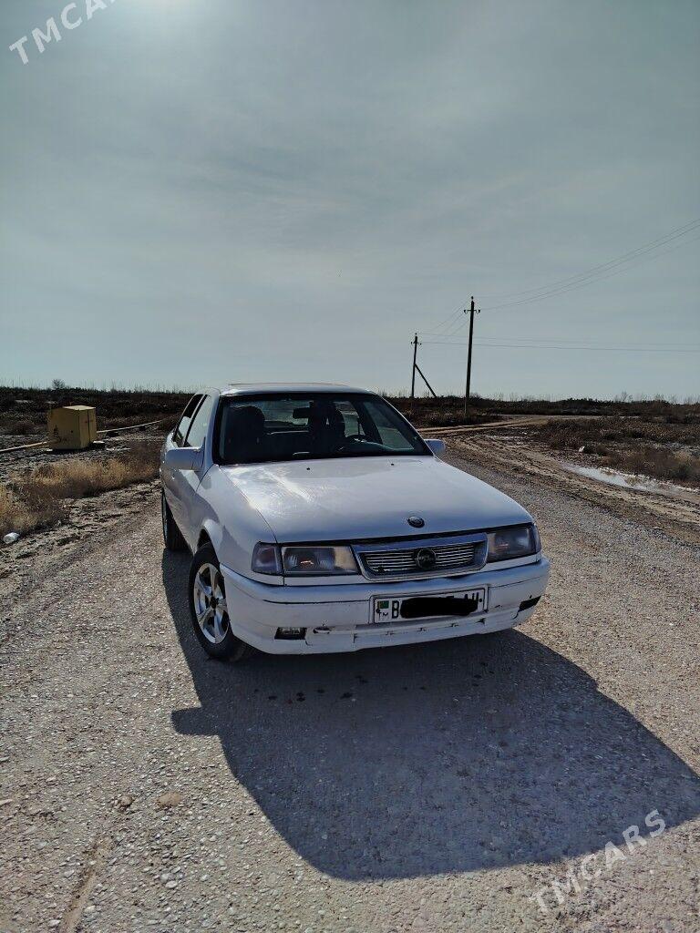 Opel Vectra 1990 - 30 000 TMT - Теджен - img 1