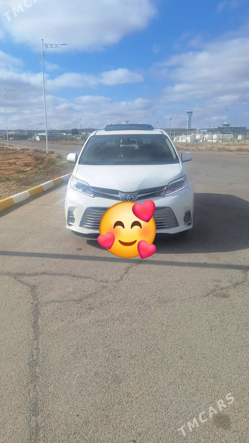 Toyota Sienna 2017 - 450 000 TMT - Türkmenbaşy - img 1