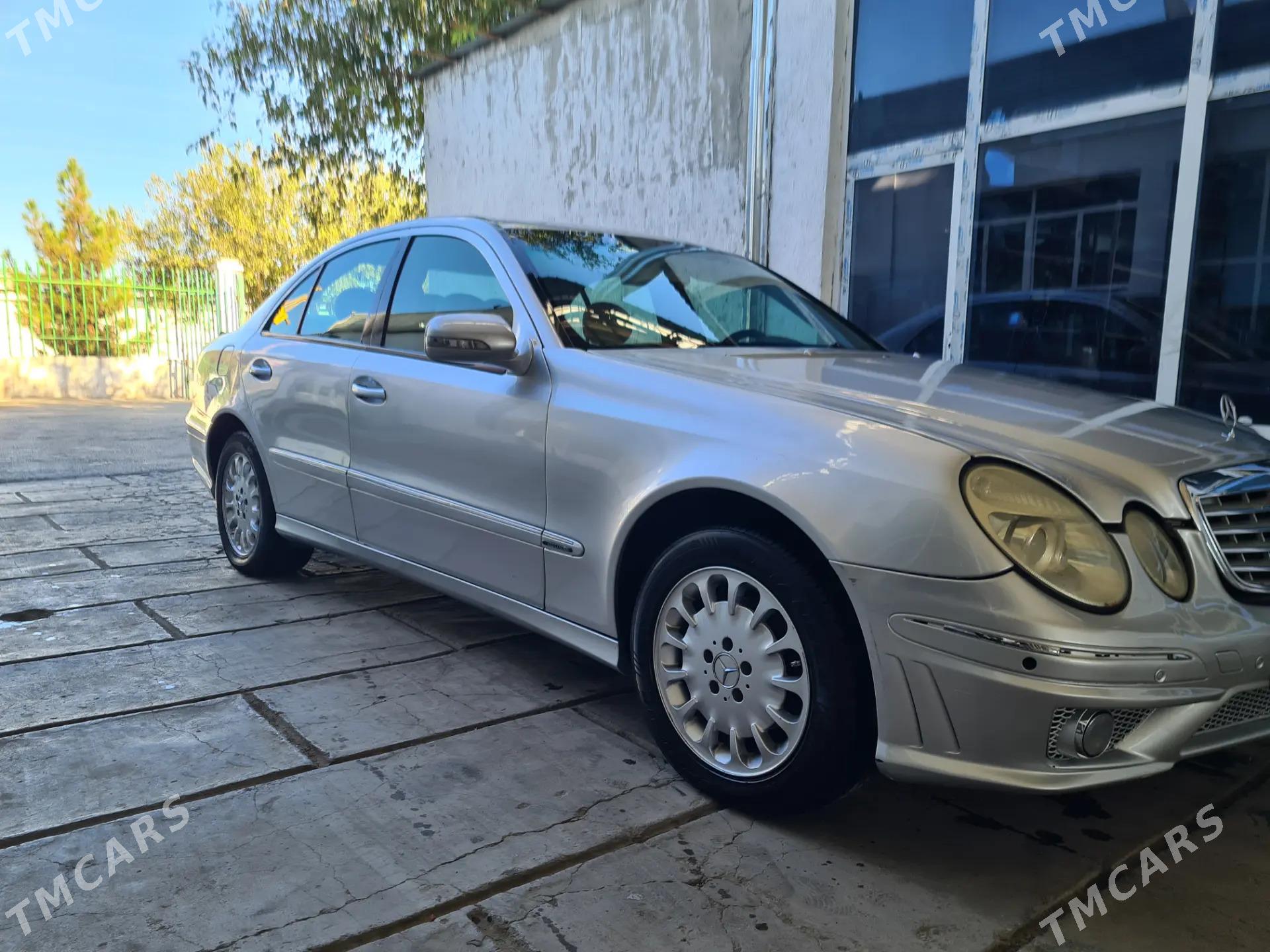 Mercedes-Benz W212 2003 - 120 000 TMT - Gurtly - img 1