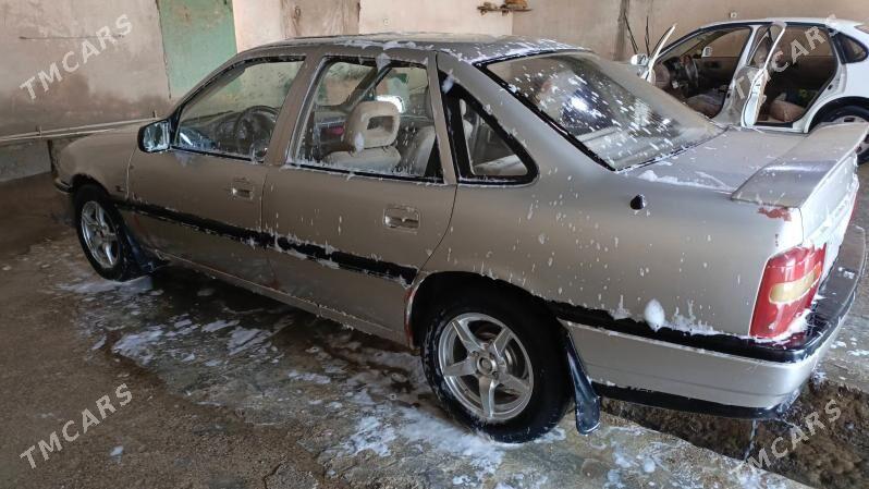 Opel Vectra 1992 - 36 000 TMT - Wekilbazar - img 1