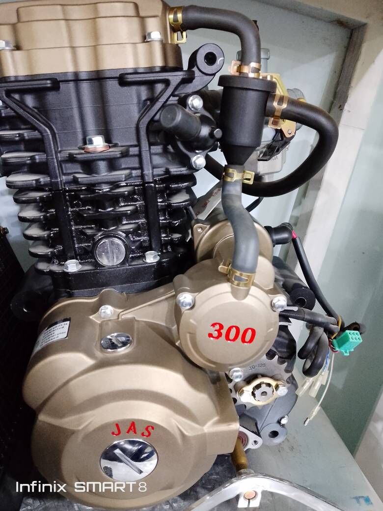 Dwigatel JAS 300 6-skor 8 400 TMT - Халач - img 1