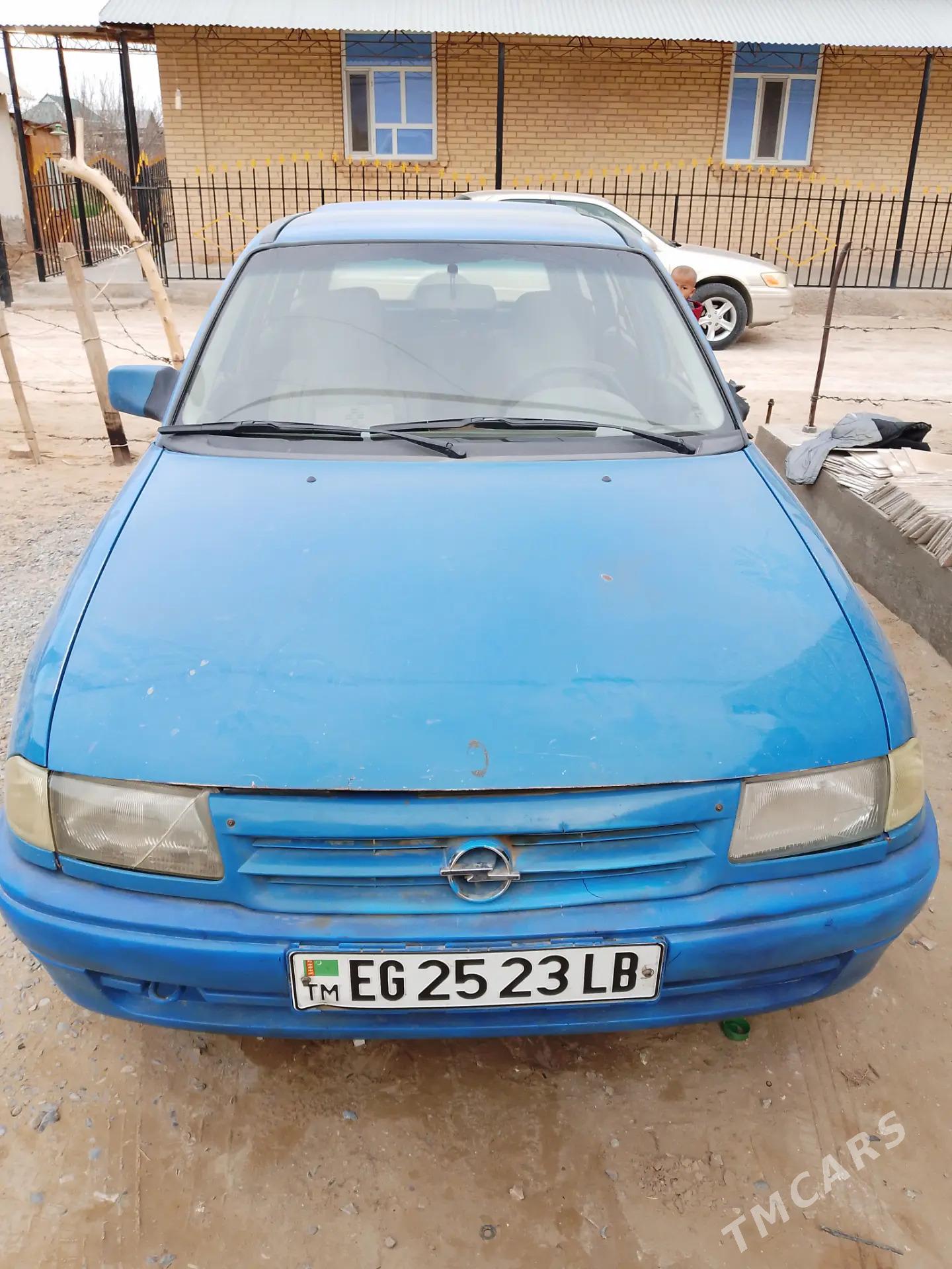 Opel Astra 1993 - 30 000 TMT - Сейди - img 1