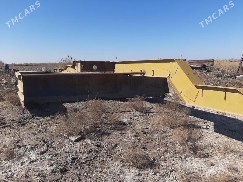 MTZ 80 2010 - 25 000 TMT - Ruhubelent etraby - img 1