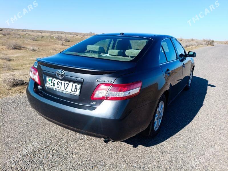 Toyota Camry 2011 - 200 000 TMT - Сейди - img 1
