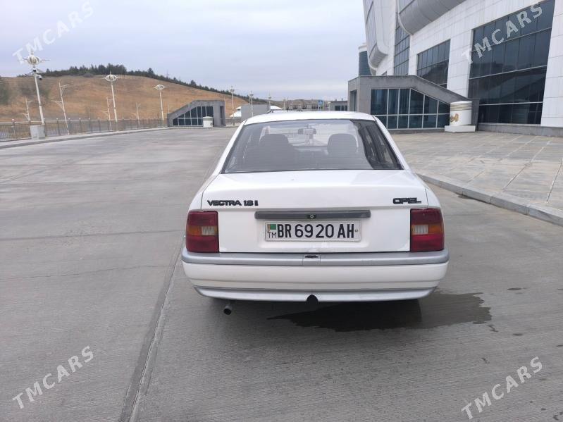 Opel Vectra 1990 - 50 000 TMT - Кëши - img 1