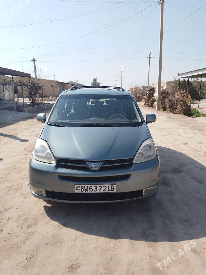 Toyota Sienna 2004 - 190 000 TMT - Фарап - img 1