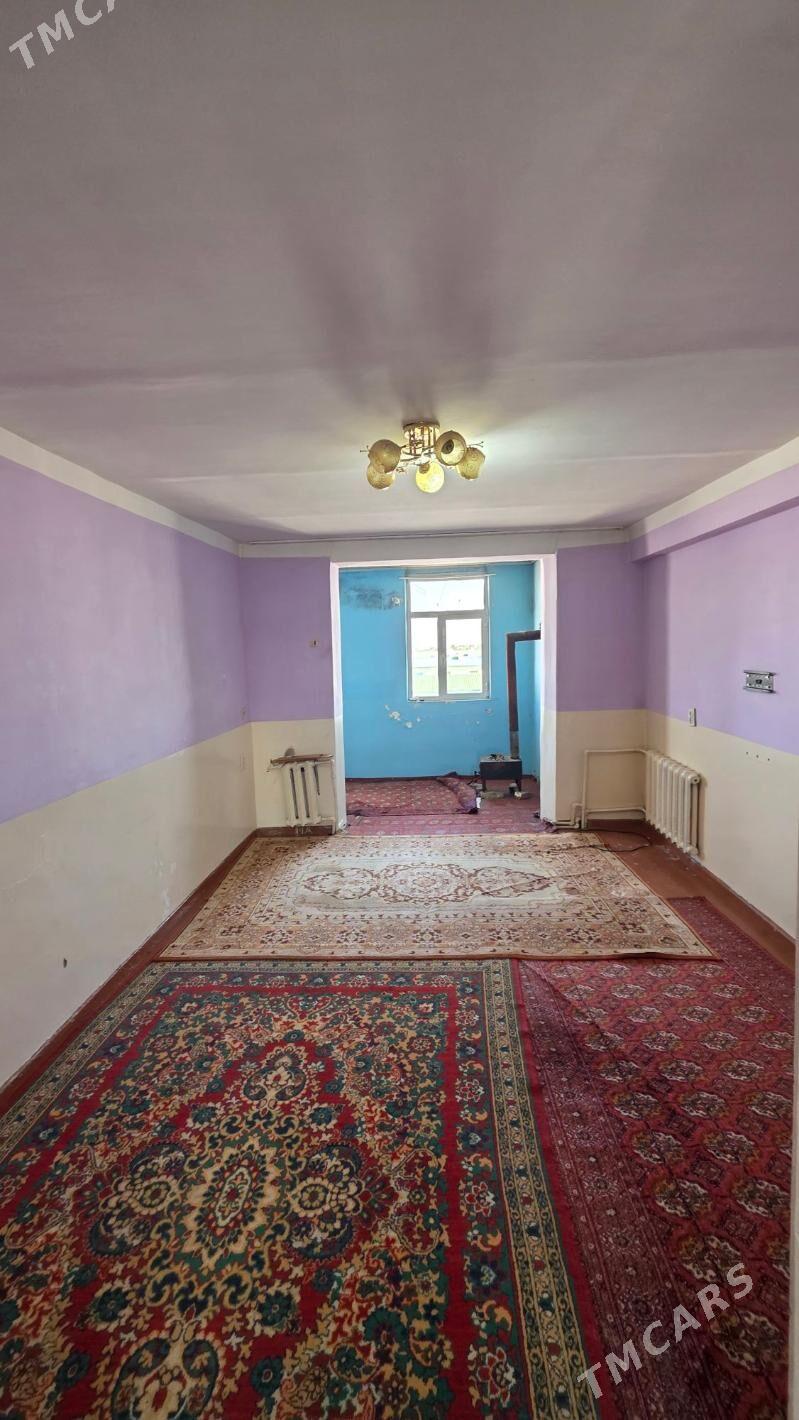 Ipoteka 3 kom gress - Büzmeýin GRES - img 1