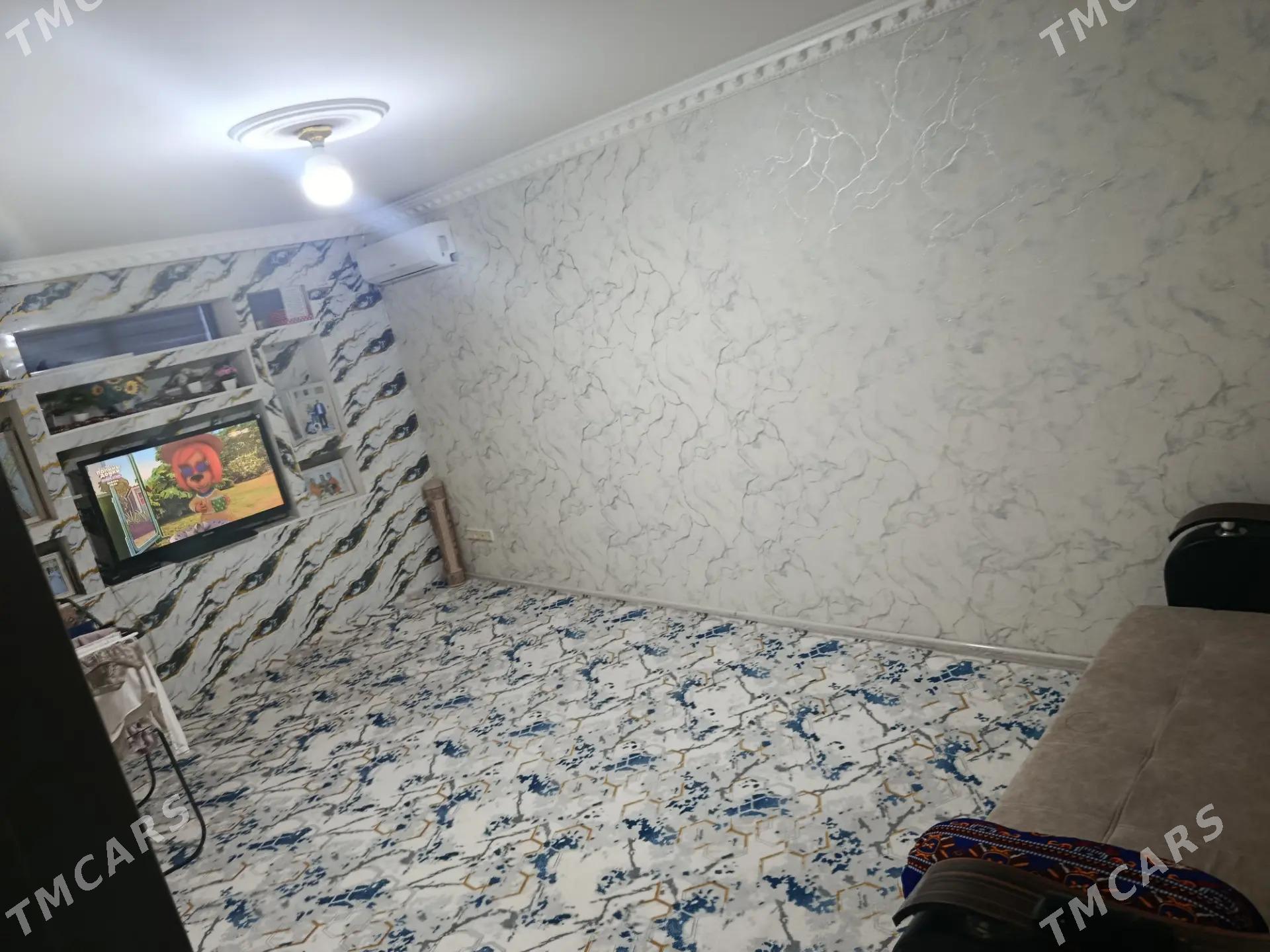 Satlyk 4/4 etajy 1 kom - Бузмеин - img 1