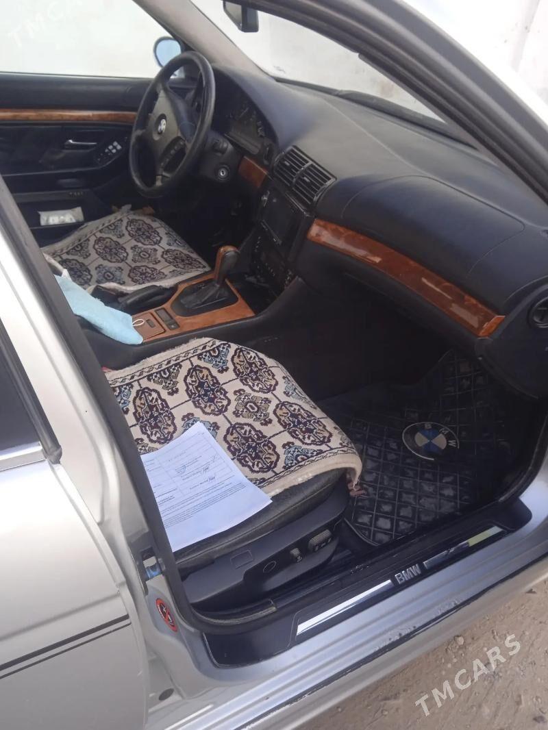 BMW 528 1999 - 85 000 TMT - Kerki - img 1