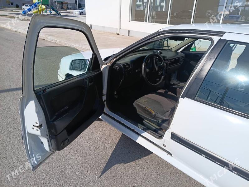 Opel Vectra 1995 - 40 000 TMT - Ак-Бугдайский этрап - img 1