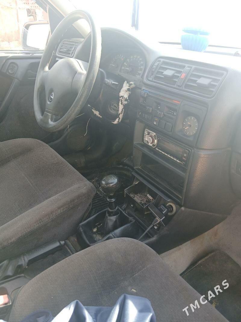 Opel Vectra 2000 - 2 400 TMT - Balkanabat - img 1