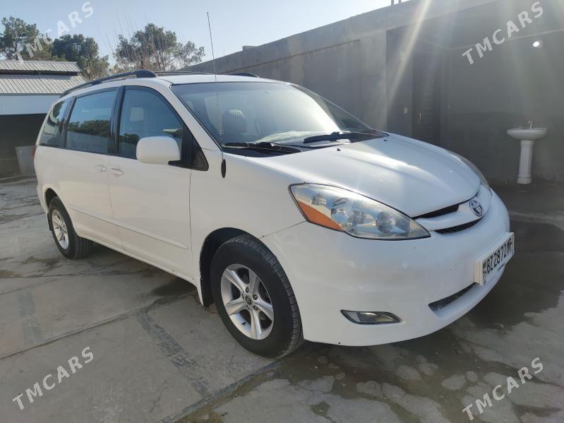 Toyota Sienna 2008 - 240 000 TMT - Мары - img 1