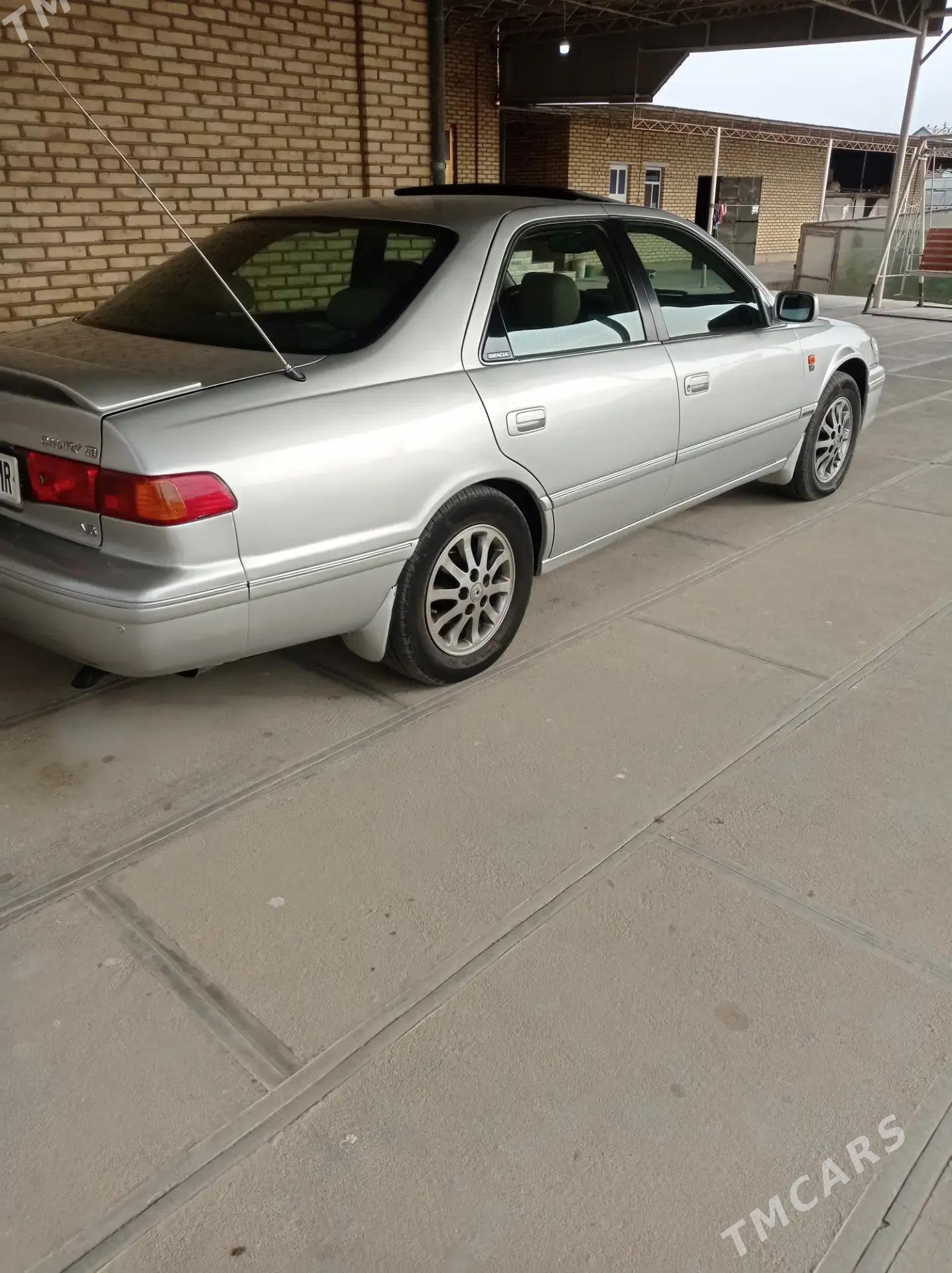 Toyota Camry 2001 - 200 000 TMT - Sakarçäge - img 1