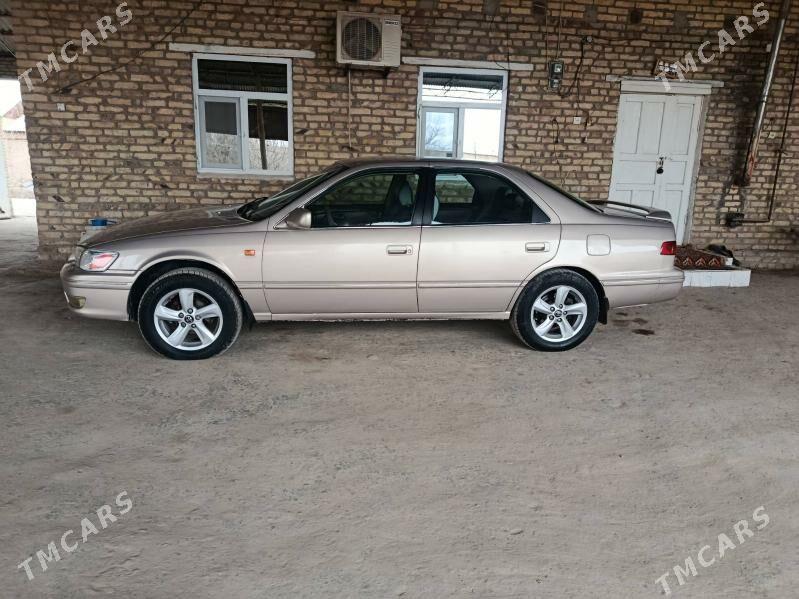 Toyota Camry 2002 - 136 000 TMT - Саят - img 1