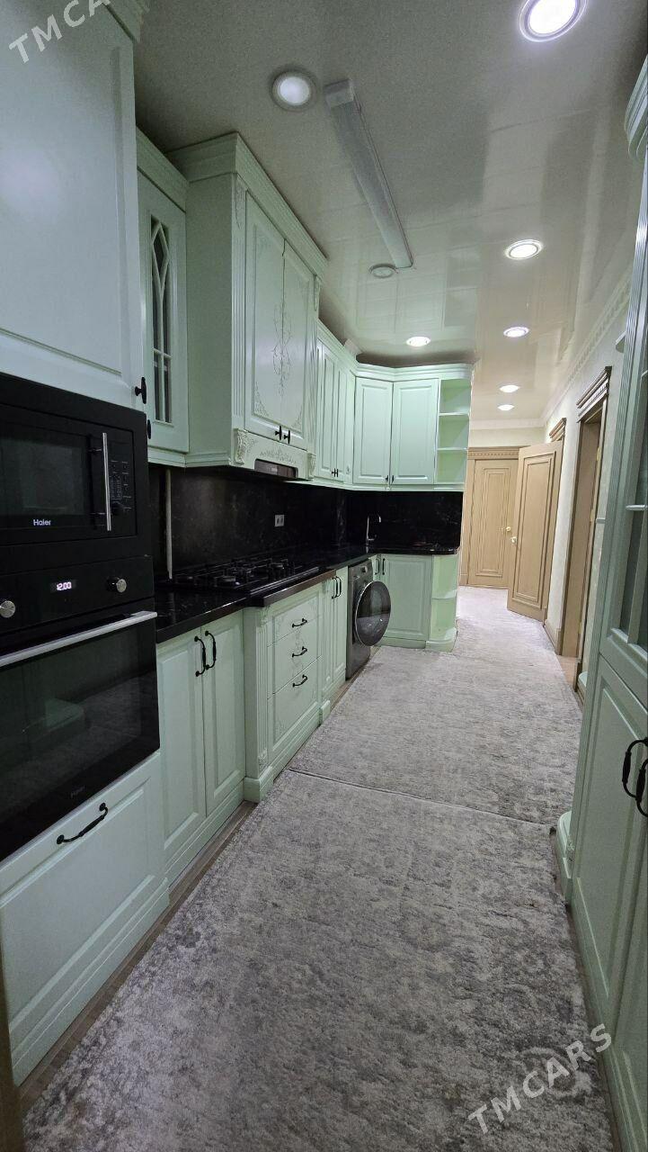 1mkr. 3 komnaty 1 etaj 83m² - 1 мкр - img 1