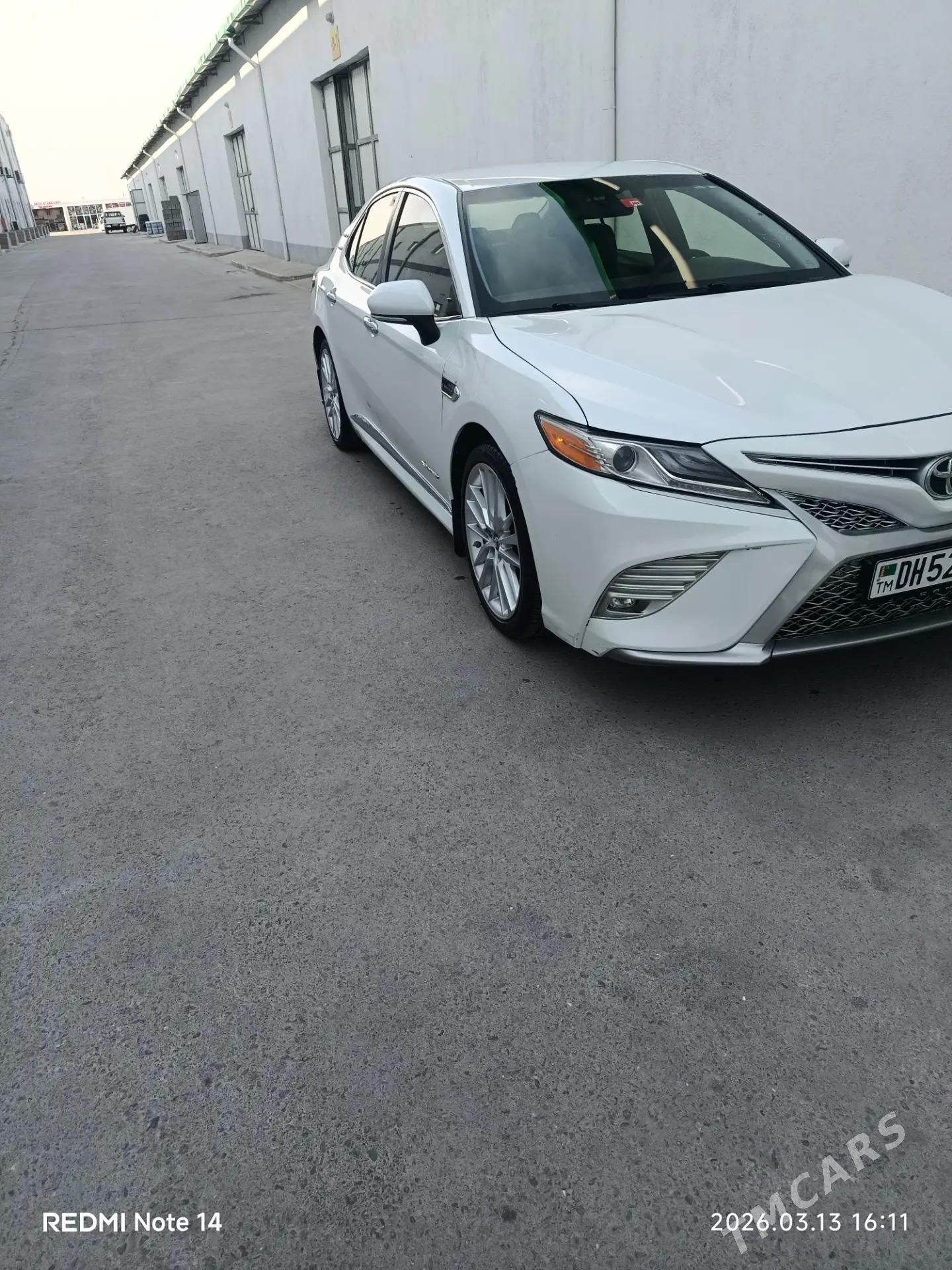 Toyota Camry 2020 - 300 000 TMT - Бузмеин - img 1