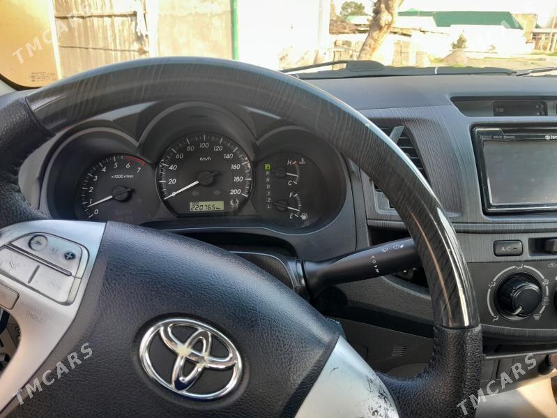 Toyota Hilux 2014 - 430 000 TMT - Ашхабад - img 1