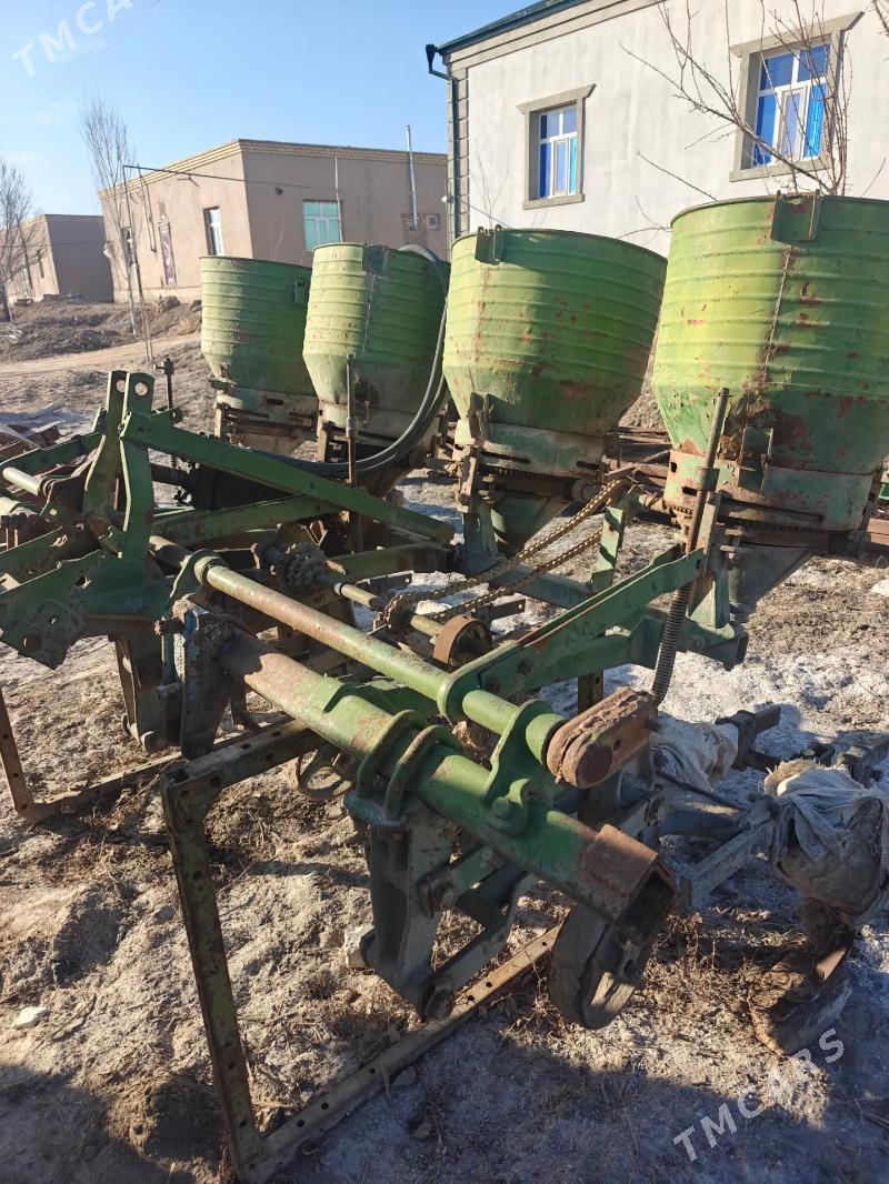 MTZ 82 2012 - 8 000 TMT - Гороглы (Тагта) - img 1