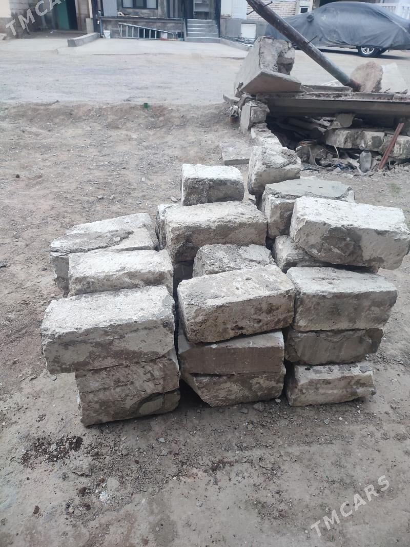 Ak daş - Türkmenbaşy - img 1