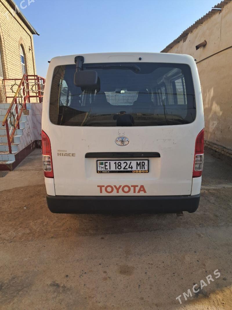 Toyota Hiace 2006 - 260 000 TMT - Mary - img 1