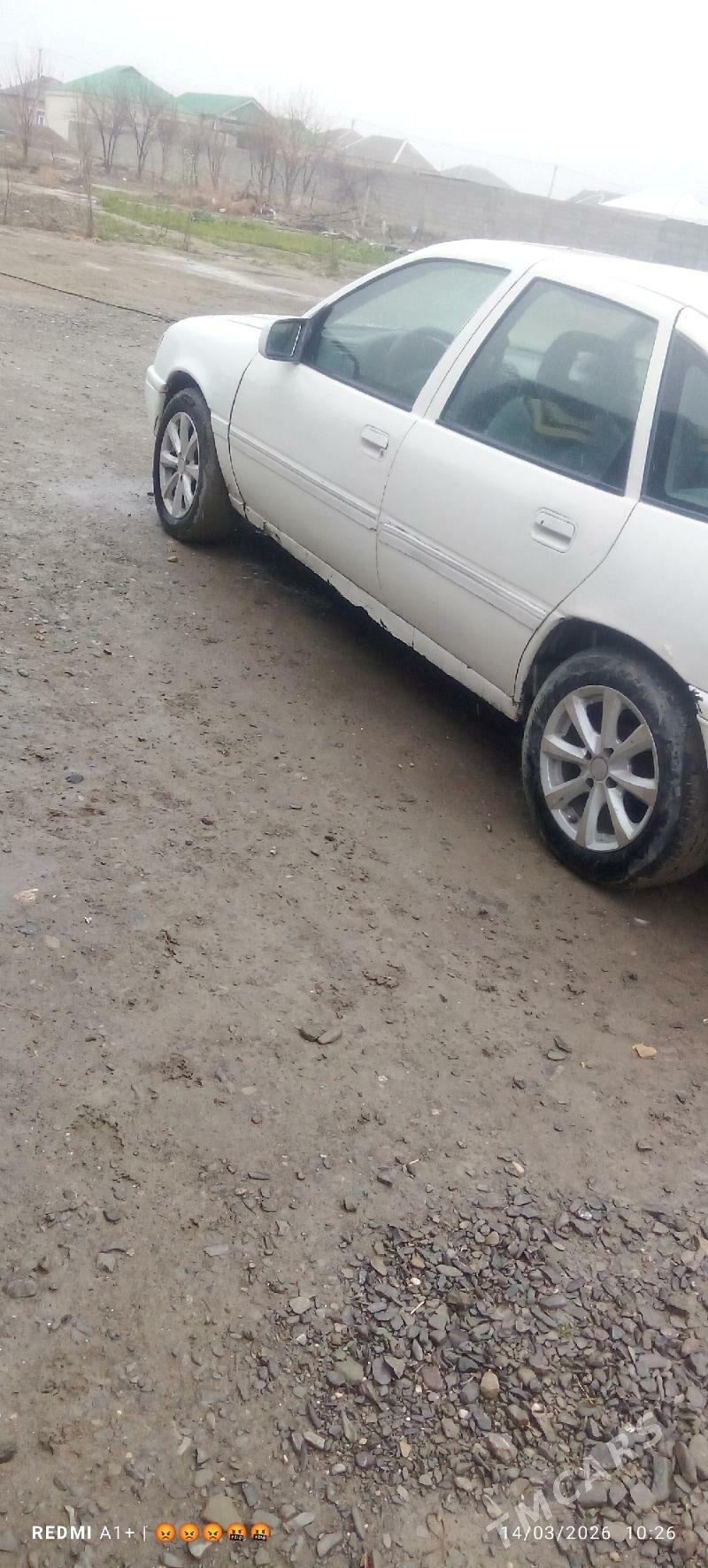 Opel Vectra 1991 - 30 000 TMT - Bäherden - img 1