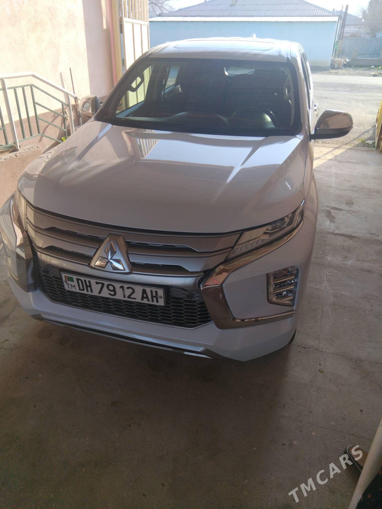 Mitsubishi Pajero 2020 - 430 000 TMT - Бахарден - img 1