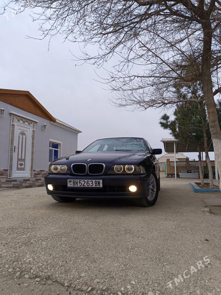 BMW 530 2001 - 135 000 TMT - Гумдаг - img 1