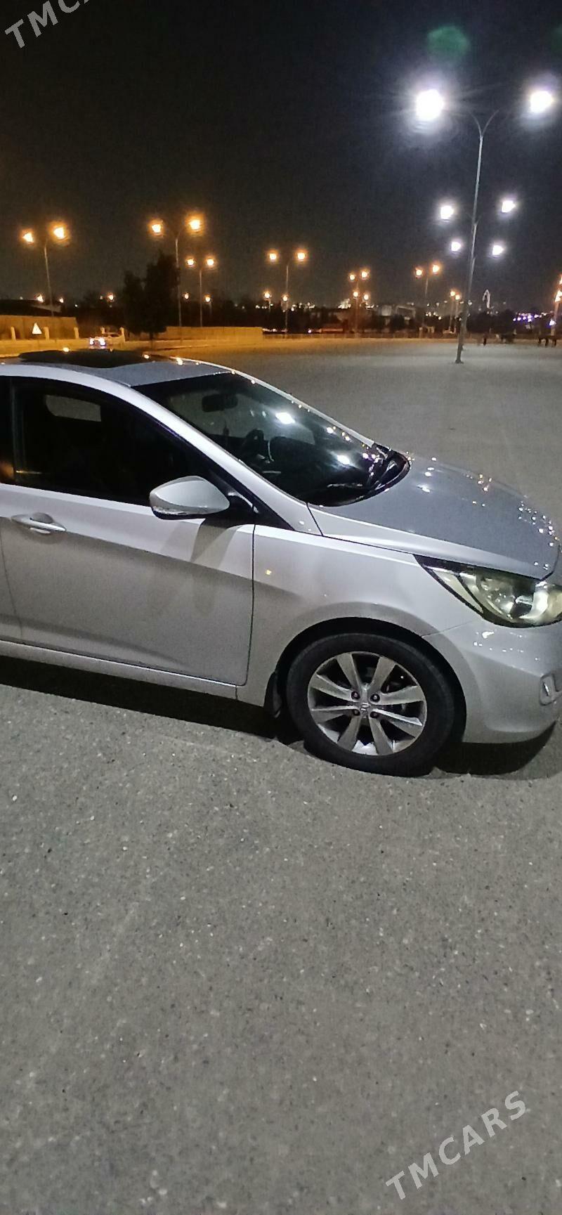 Hyundai Accent 2014 - 175 000 TMT - 30 мкр - img 1