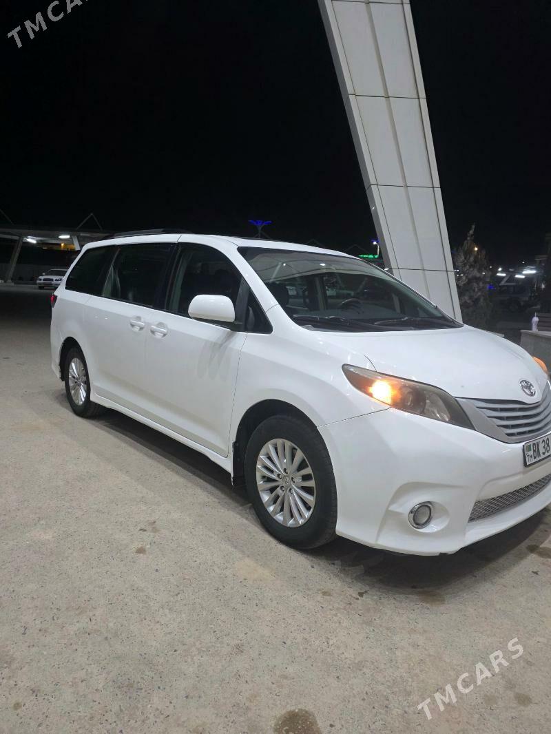 Toyota Sienna 2010 - 330 000 TMT - Daşoguz - img 1