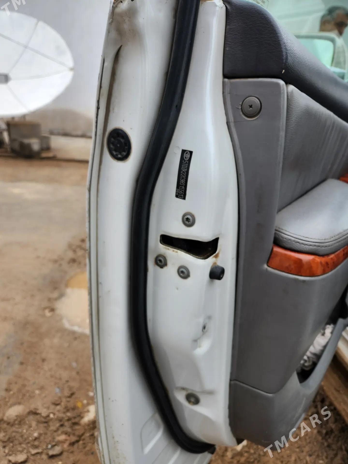 Toyota Sienna 2009 - 265 000 TMT - Теджен - img 1