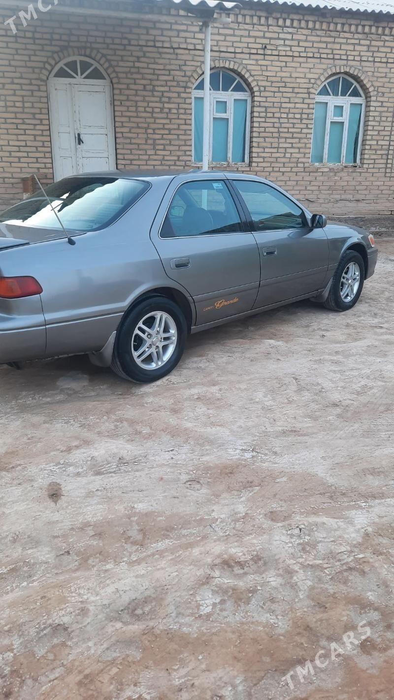 Toyota Camry 2001 - 160 000 TMT - Губадаг - img 1
