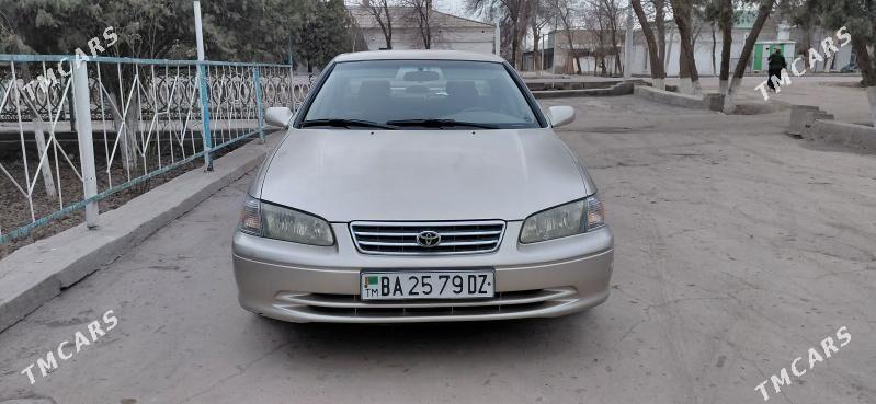 Toyota Camry 2001 - 160 000 TMT - Дашогуз - img 1