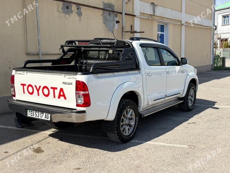 Toyota Hilux 2014 - 420 000 TMT - Ашхабад - img 1