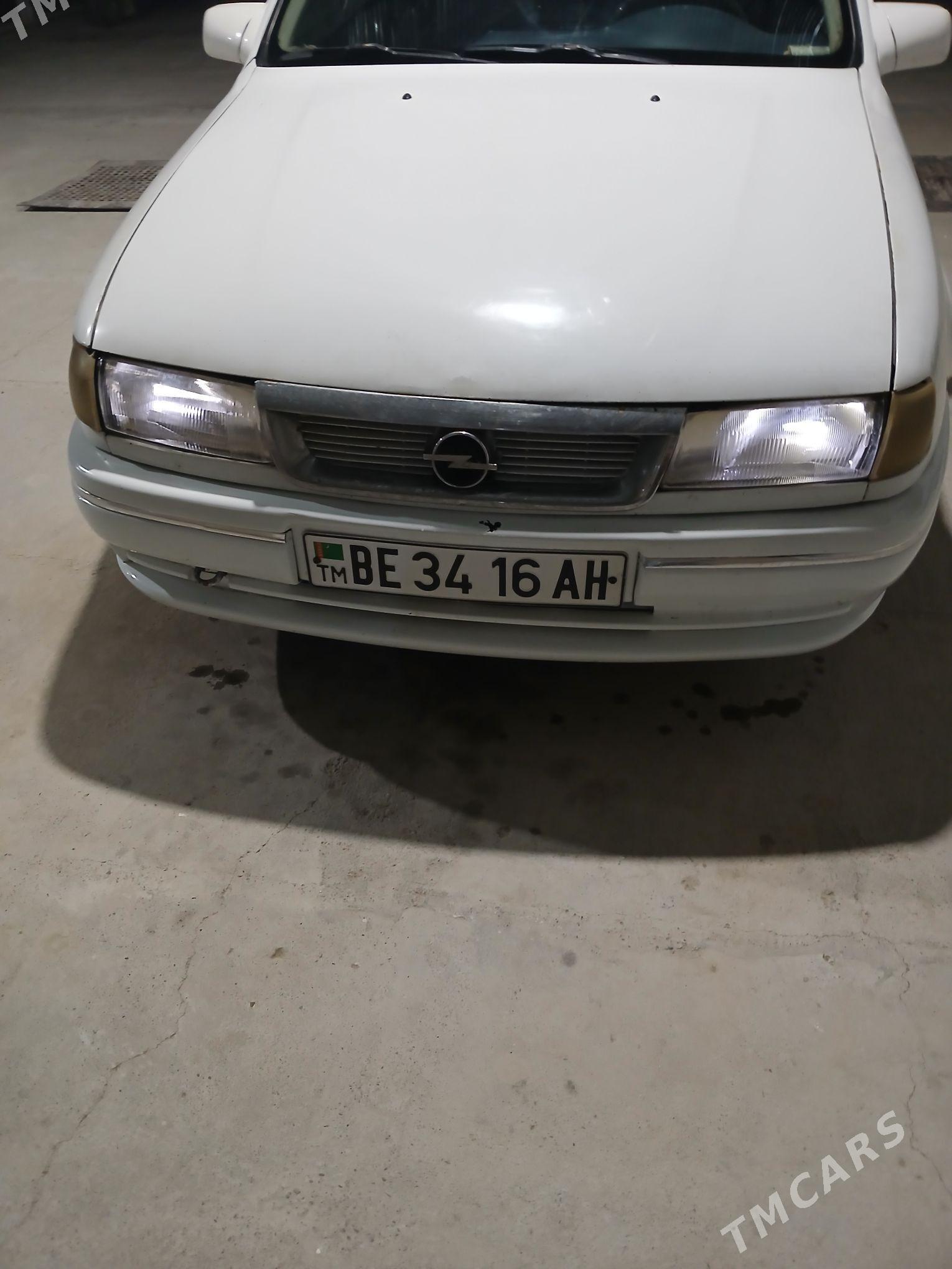 Opel Vectra 1993 - 42 000 TMT - Бахарден - img 1