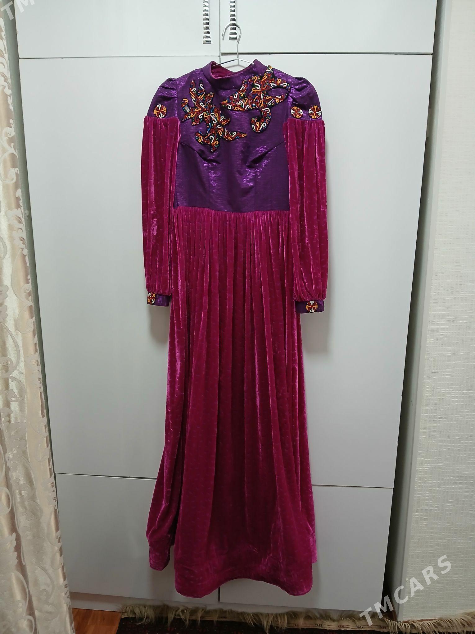 Uçurym gülli pombarh rozywy - Mary - img 1