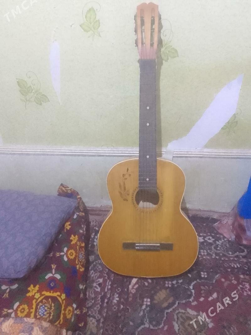 Gitara Гитара - Чарджоу - img 1