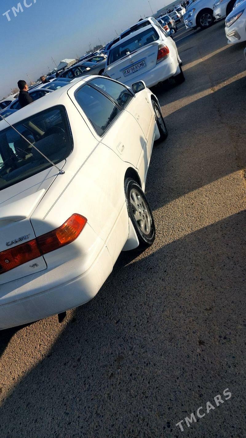 Toyota Camry 2000 - 170 000 TMT - Мары - img 1
