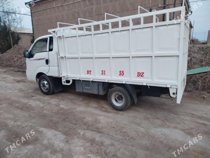 Kia Bongo 2021 - 300 000 TMT - Гурбансолтан Едже - img 1