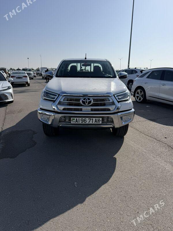 Toyota Hilux 2022 - 530 000 TMT - Aşgabat - img 1