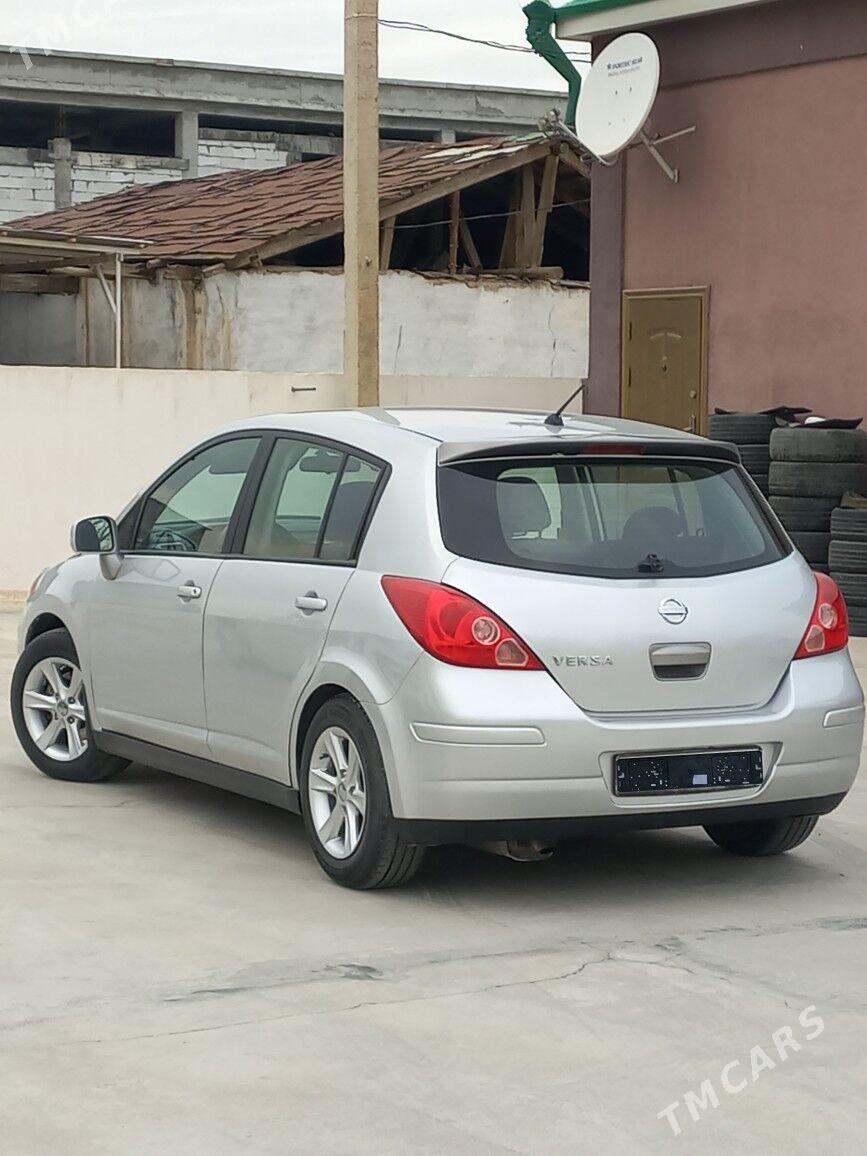 Nissan Versa 2010 - 122 000 TMT - Мир 4 - img 1