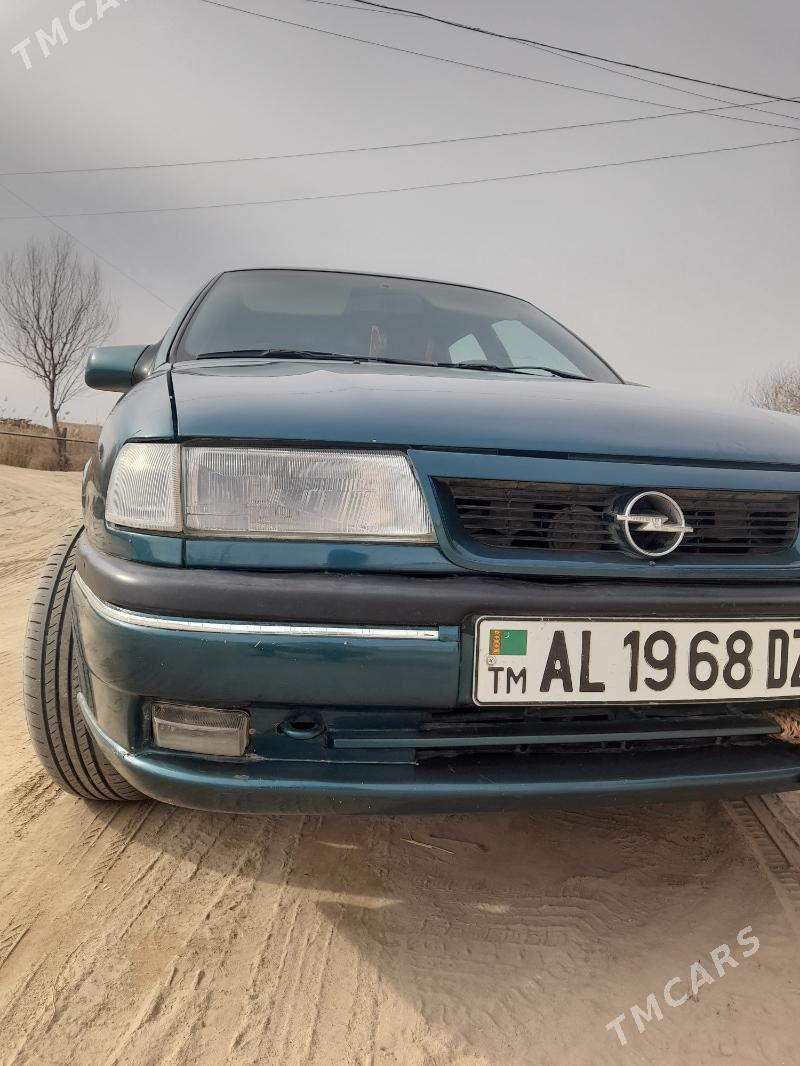 Opel Vectra 1994 - 37 000 TMT - Шабатский этрап - img 1