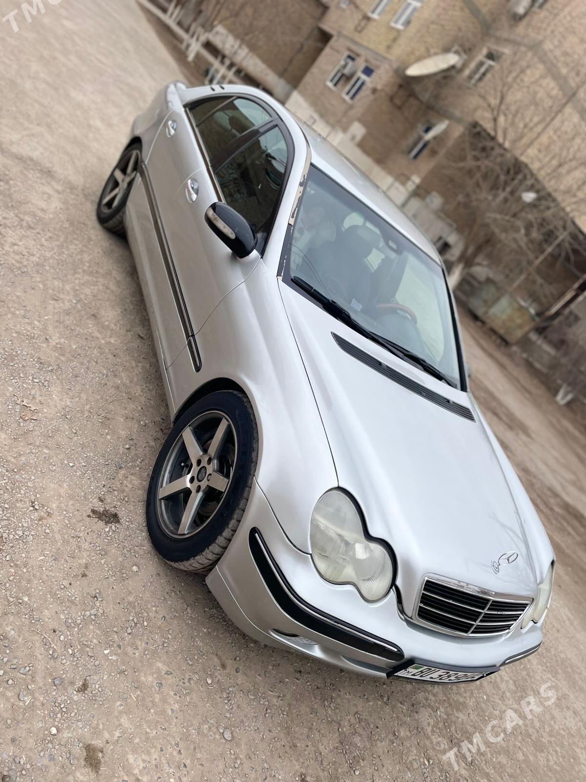 Mercedes-Benz 230E 2002 - 85 000 TMT - Дашогуз - img 1