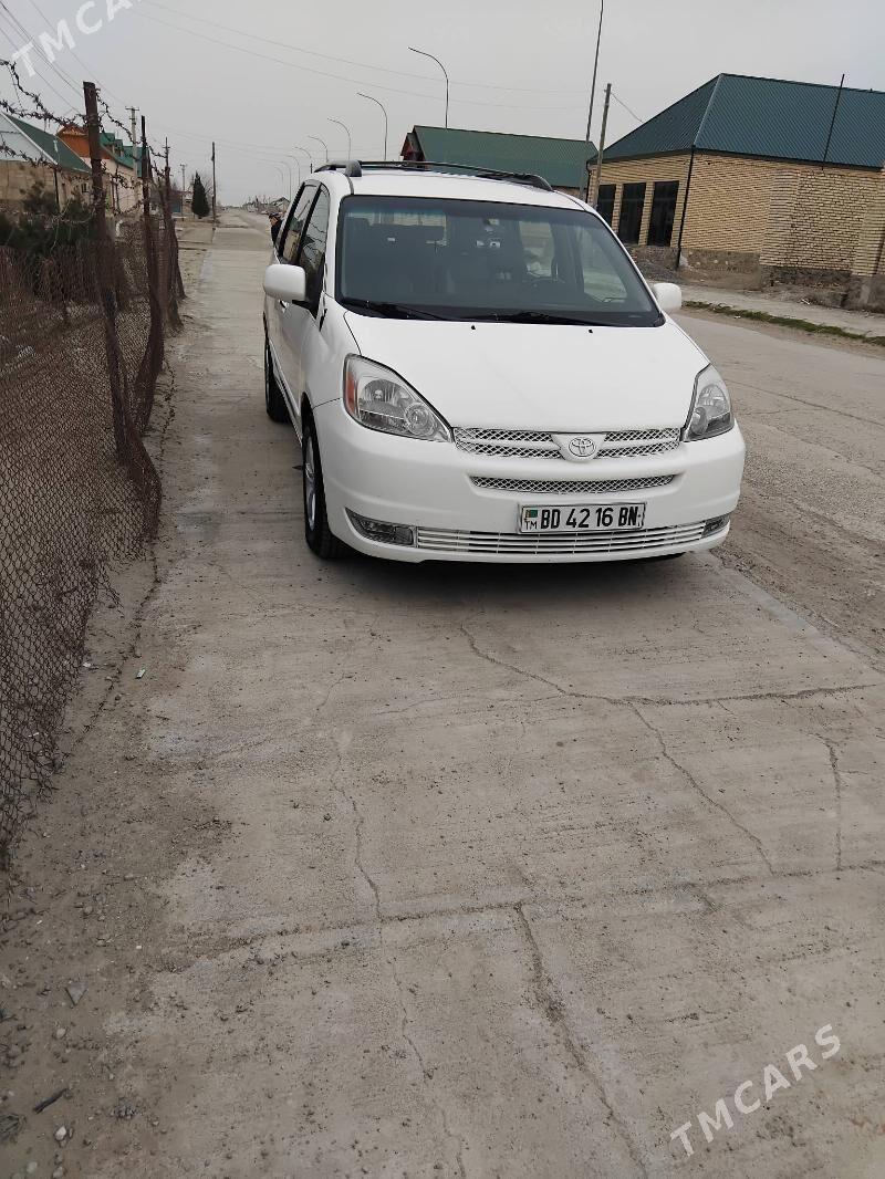 Toyota Sienna 2004 - 250 000 TMT - Берекет - img 1