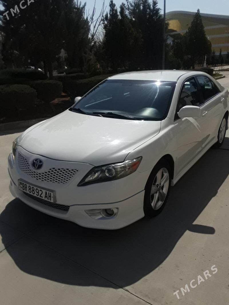Toyota Camry 2010 - 230 000 TMT - Теджен - img 1