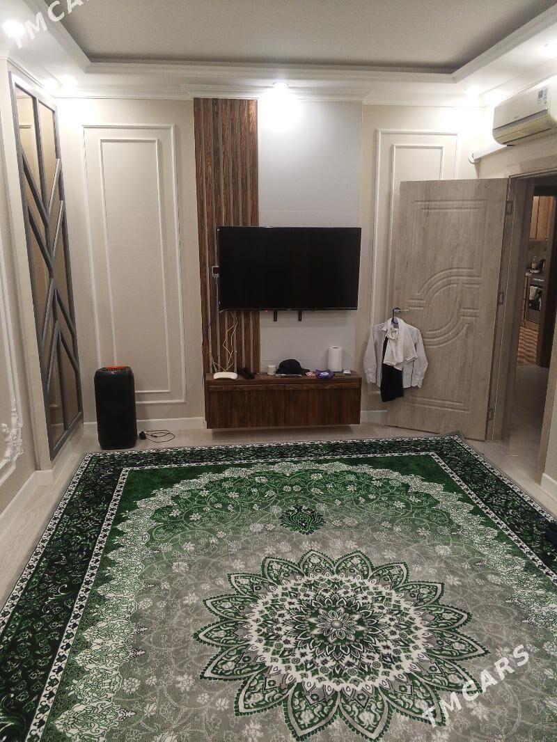 eyesinden Jay gerek - Büzmeýin - img 1