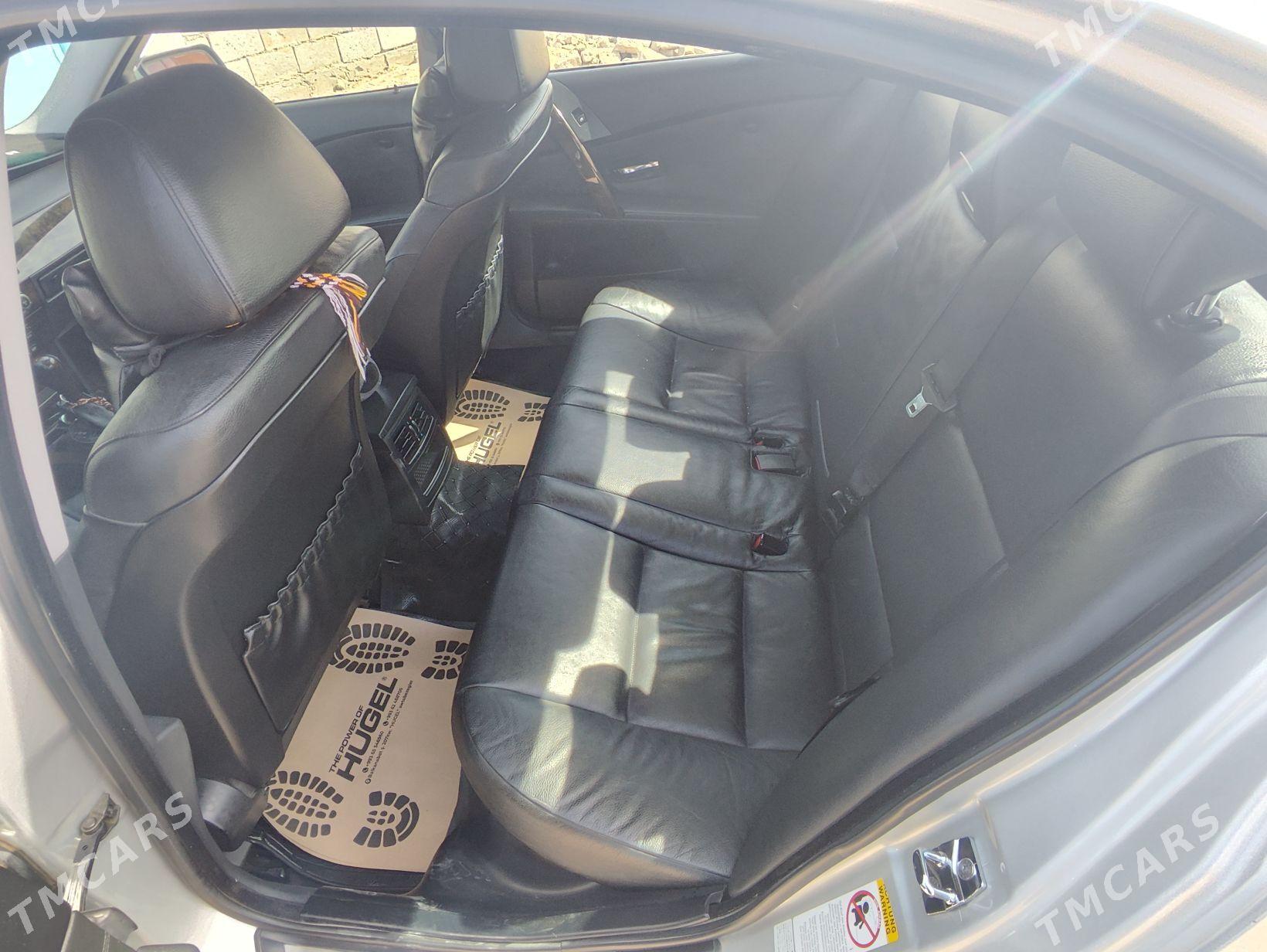 BMW E60 2004 - 180 000 TMT - Jebel - img 1