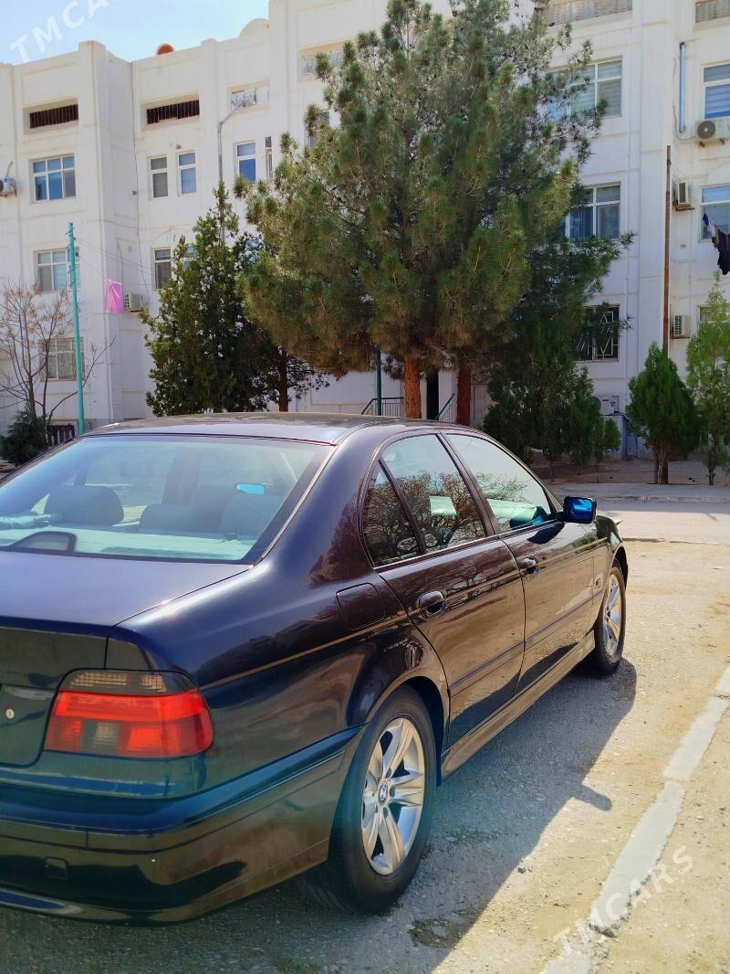 BMW E39 2000 - 85 000 TMT - Балканабат - img 1