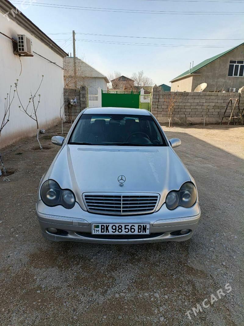 Mercedes-Benz C-Class 2001 - 90 000 TMT - Balkanabat - img 1