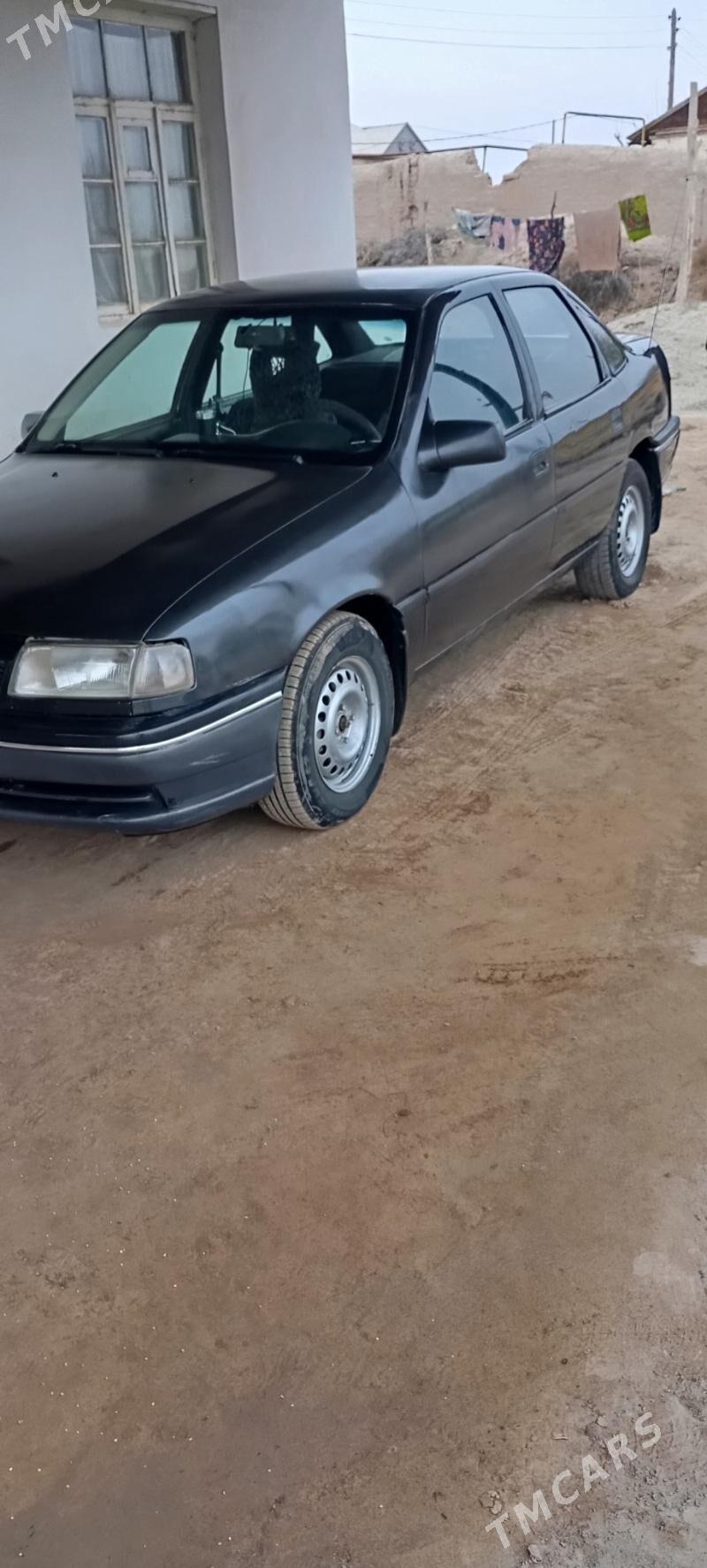 Opel Vectra 1993 - 45 000 TMT - Kerki - img 1